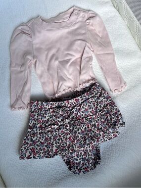 Baby GAP cream Ribbed Top and Floral Skirted Bloomers Set